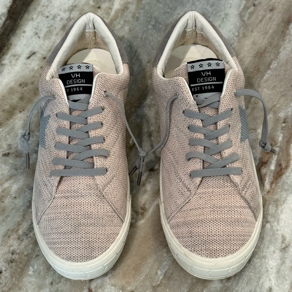 Women’s VINTAGE HAVANA Fly Salmon multi sneaker- Size 9